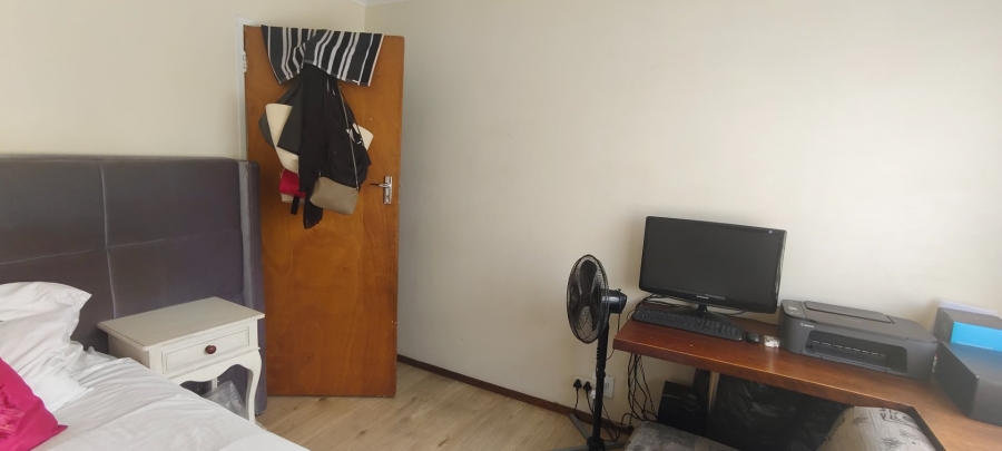 3 Bedroom Property for Sale in Strandfontein Village Western Cape